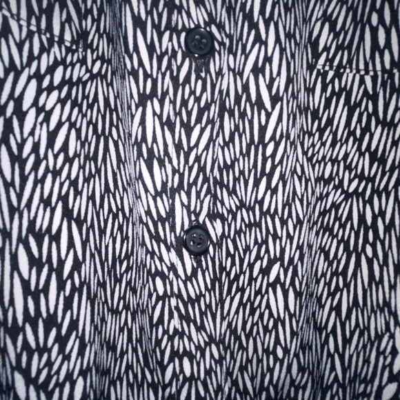 New York & Company Monochrome Patterned shorts jumpsuit - Picture 4 of 8